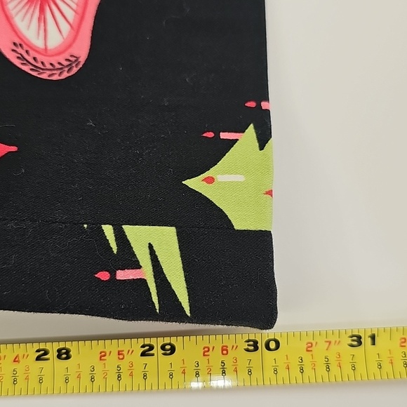 itw Brand Straight Leg Kitsch Christmas Pants, Vtg Inspired Print Blk Pink Green - Picture 9 of 9